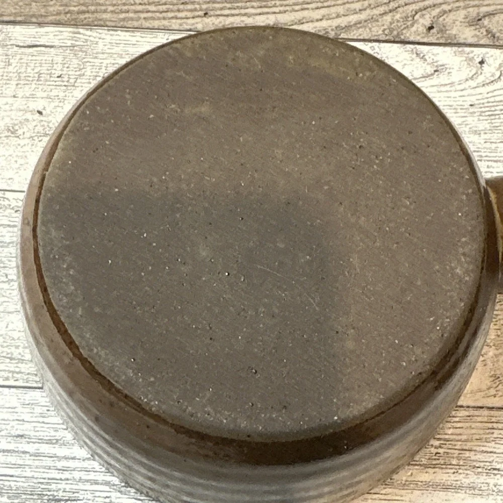 Pottery Crock w/‎ Handle & Vented Lid 5x4
